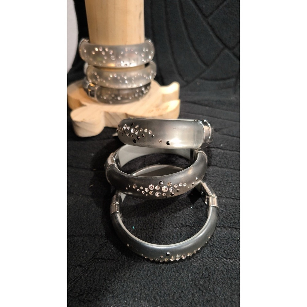 The Sky Lagoon Bracelet Grey Set of 6 Handmade Jewelry for Women With Stand